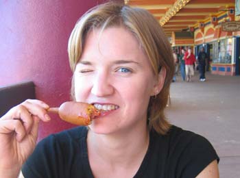 girl_eating_a_corndog_4.jpg